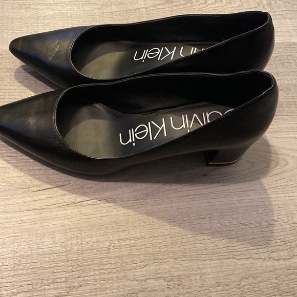 Womens Calvin Klein almond toe pump - Picture 3 of 7